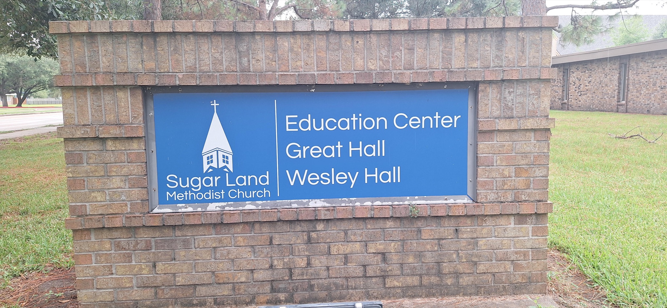 Sugar Land Methodist Church Education Center and Great Hall entrance sign